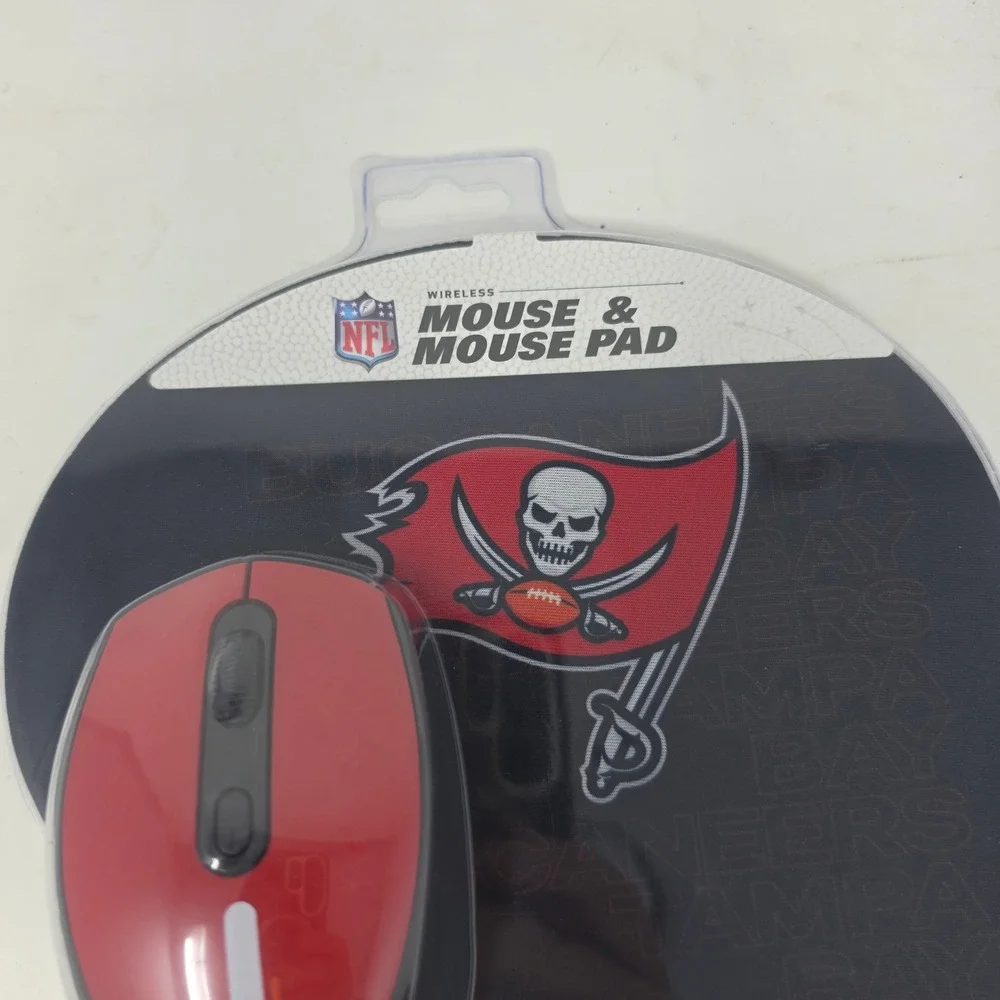 NFL Tampa Bay Buccaneers Wireless Mouse and Gel Mouse Pad Set SOAR NFL-MMP-BUC.E